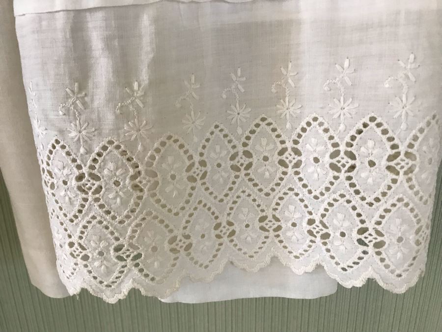 Pair Of Vintage Young Girls White Cotton Dresses With Vintage Wooden Hangers [Photo 16]