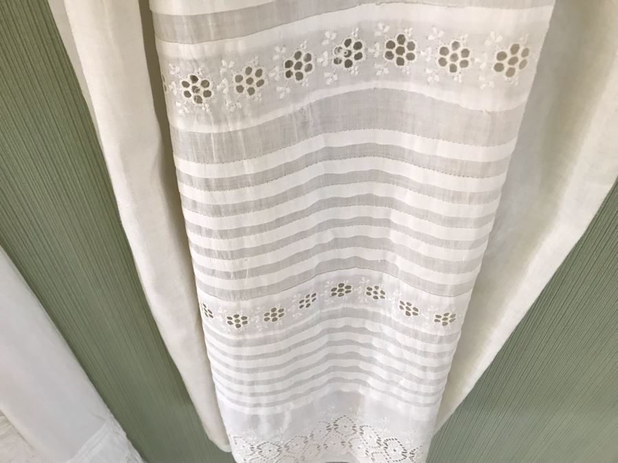 Pair Of Vintage Young Girls White Cotton Dresses With Vintage Wooden Hangers [Photo 15]