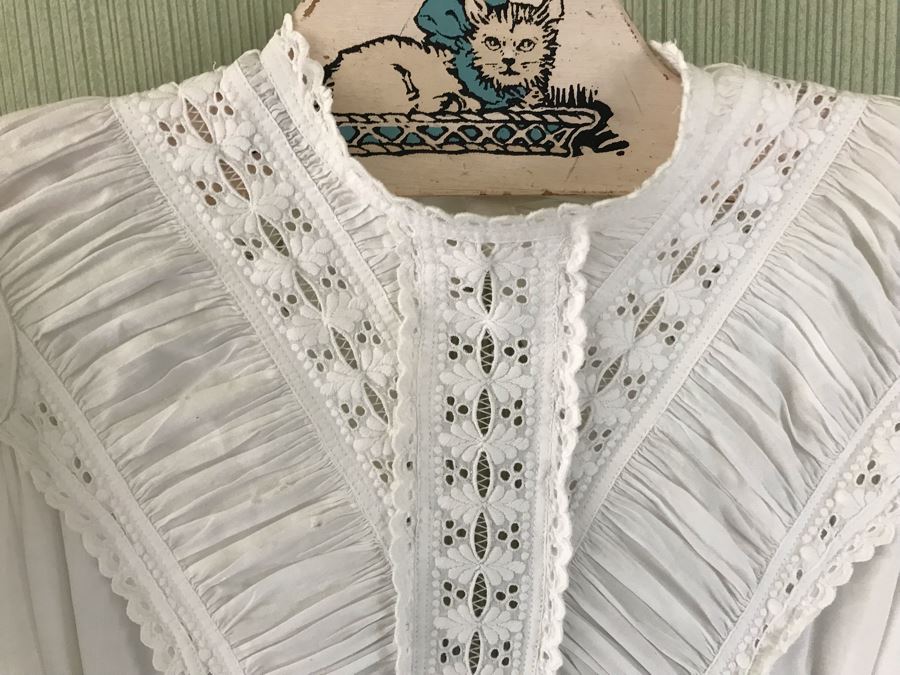 Pair Of Vintage Young Girls White Cotton Dresses With Vintage Wooden Hangers [Photo 4]