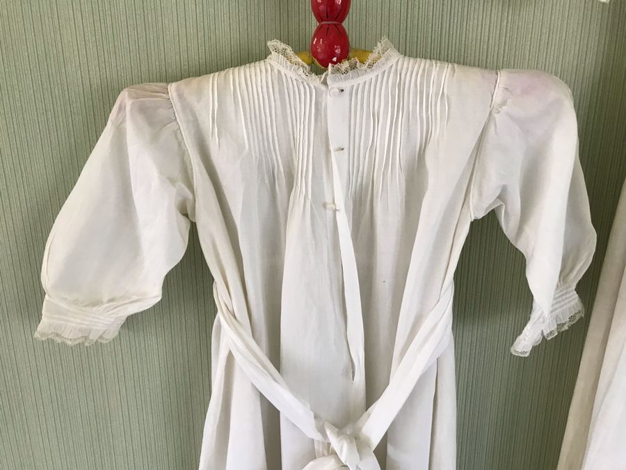 Pair Of Vintage Young Girls White Cotton Dresses With Vintage Wooden Hangers [Photo 18]