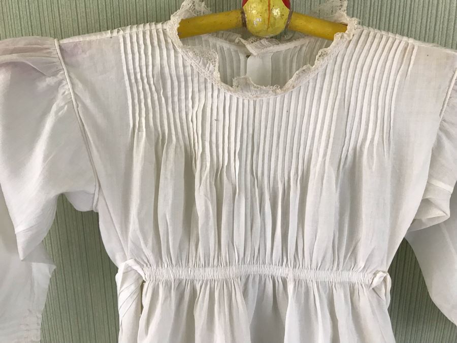 Pair Of Vintage Young Girls White Cotton Dresses With Vintage Wooden Hangers [Photo 10]