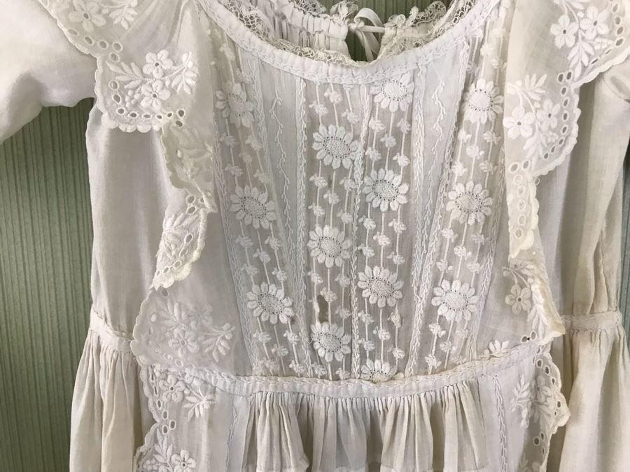 Pair Of Vintage Young Girls White Cotton Dresses With Vintage Wooden Hangers [Photo 4]