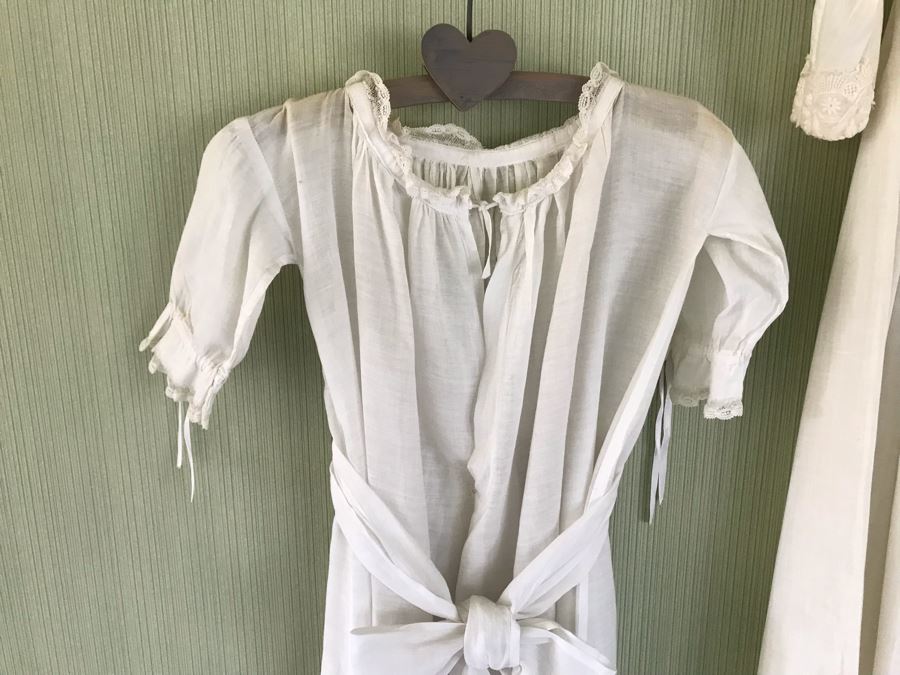 Pair Of Vintage Young Girls White Cotton Dresses With Vintage Wooden Hangers [Photo 15]
