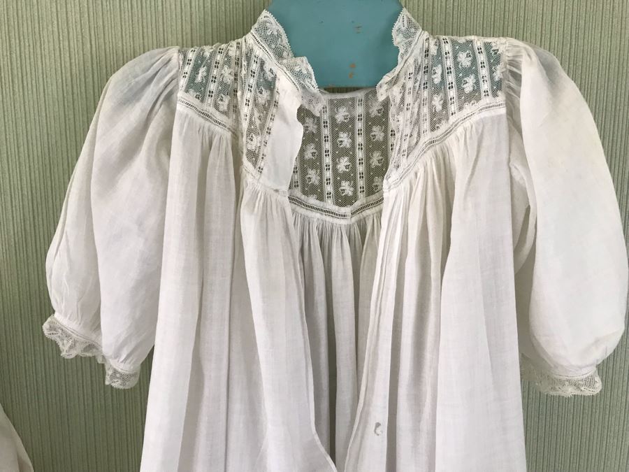 Pair Of Vintage Young Girls White Cotton Dresses With Vintage Wooden Hangers [Photo 12]