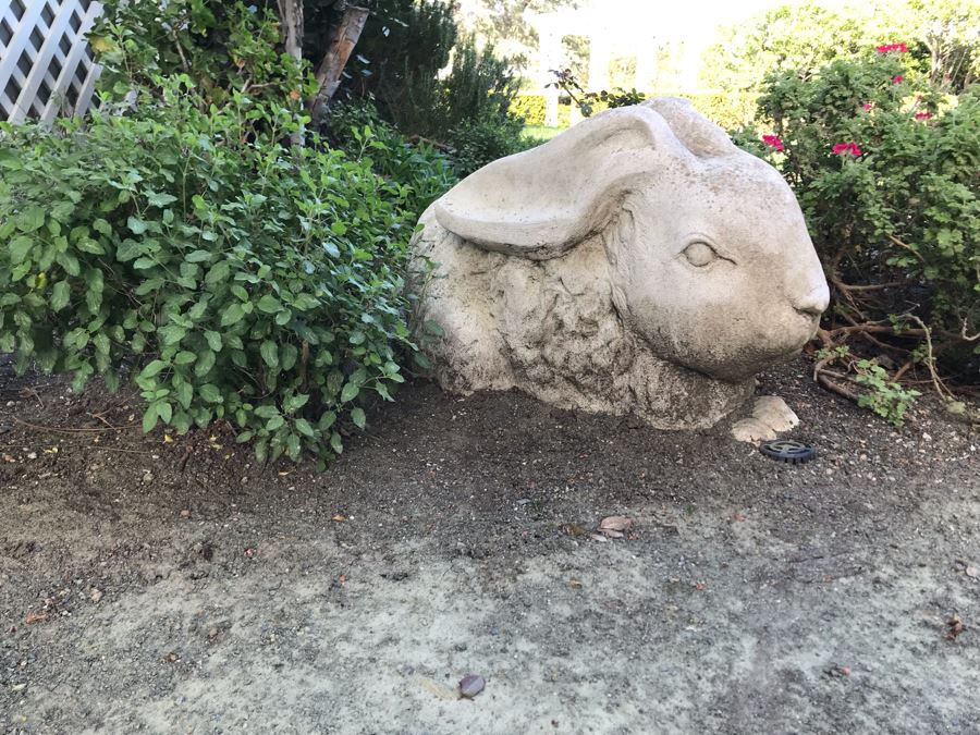 Large Garden Statuary Sculpture Of Bunny Rabbit 36'L [Photo 4]