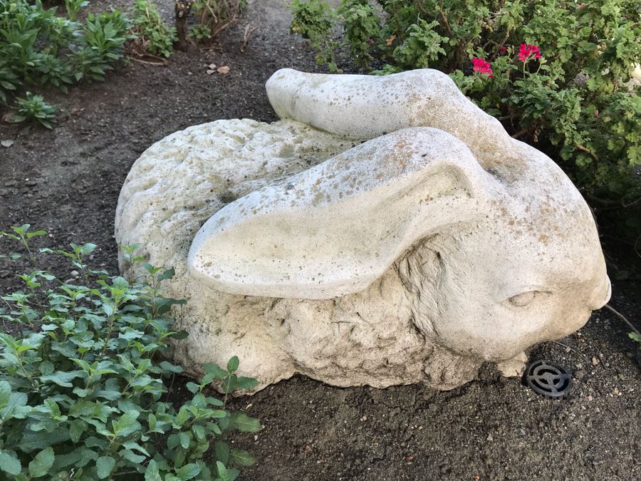 Large Garden Statuary Sculpture Of Bunny Rabbit 36'L [Photo 6]