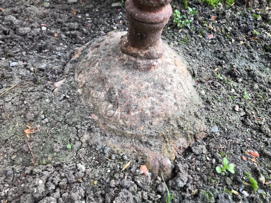 Vintage Rustic Metal Shabby Chic Bird Bath [Photo 6]