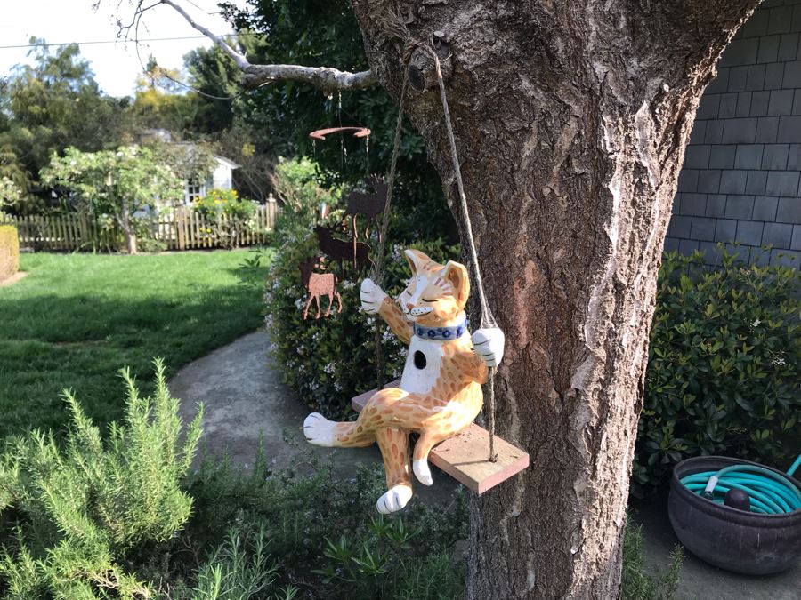 Painted Cermaic Smiling Cat On A Swing Birdhouse [Photo 4]