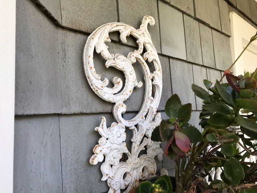 Set Of Painted White Metal Wall Decorations Plant Pot Holders - One With Potted Plant [Photo 8]