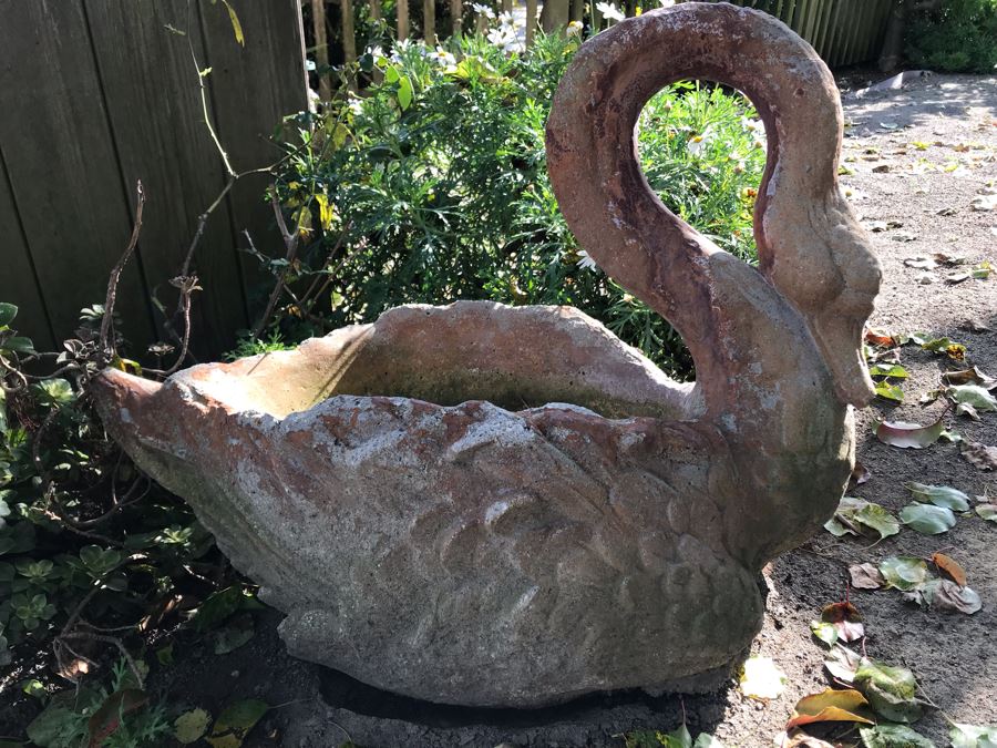 Large Garden Statuary Swan Sculpture Flower Pot 24'H X 29'L [Photo 1]