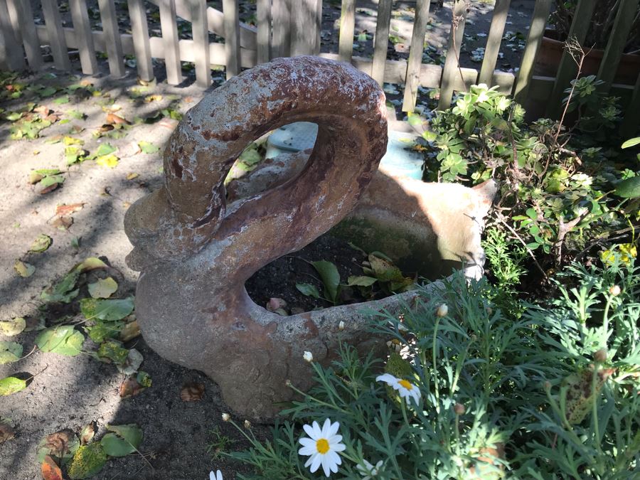 Large Garden Statuary Swan Sculpture Flower Pot 24'H X 29'L [Photo 3]