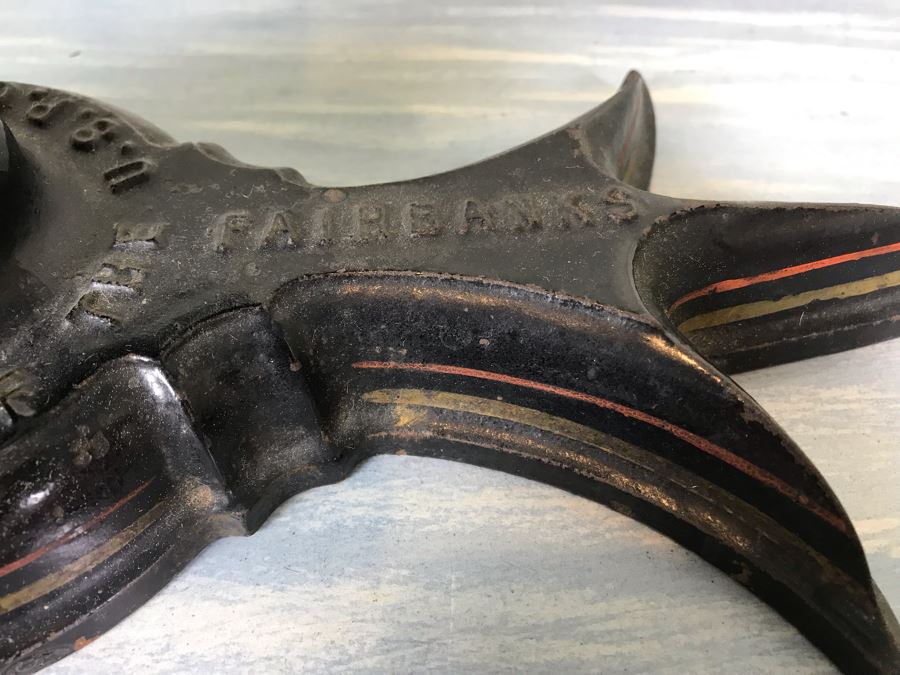 Vintage Fairbanks Cast Iron Postal Scale With Brass Pan Marked Property Of U.S. Post Office 4lbs With Toe Crow's Foot Pinstripe Paint Design At Base [Photo 4]