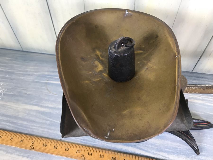 Vintage Fairbanks Cast Iron Postal Scale With Brass Pan Marked Property Of U.S. Post Office 4lbs With Toe Crow's Foot Pinstripe Paint Design At Base [Photo 7]