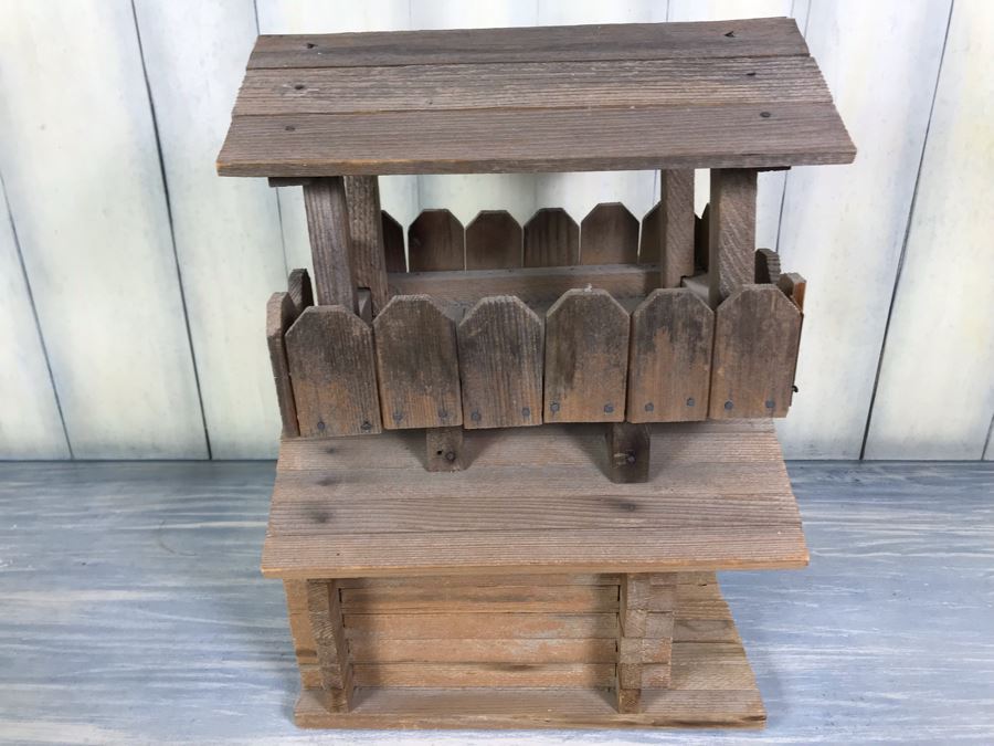 Vintage Log Cabin Style Birdhouse 8'W X 11'D X 15'H [Photo 4]