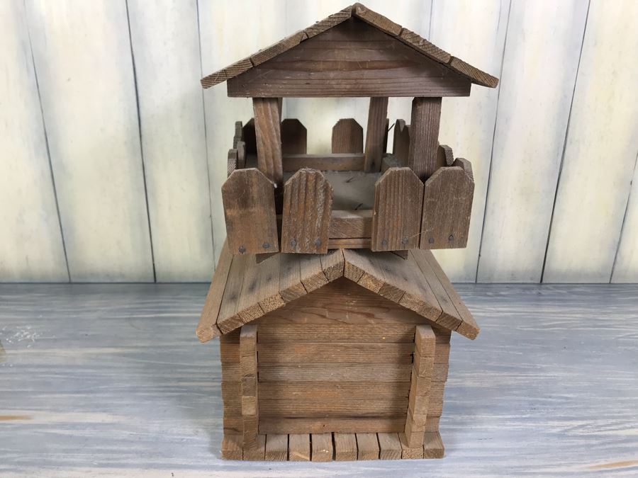 Vintage Log Cabin Style Birdhouse 8'W X 11'D X 15'H [Photo 6]