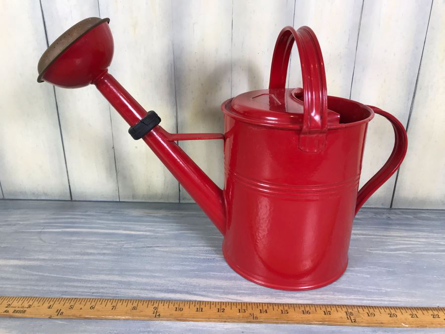Vintage Painted Red Watering Can 13'H [Photo 2]