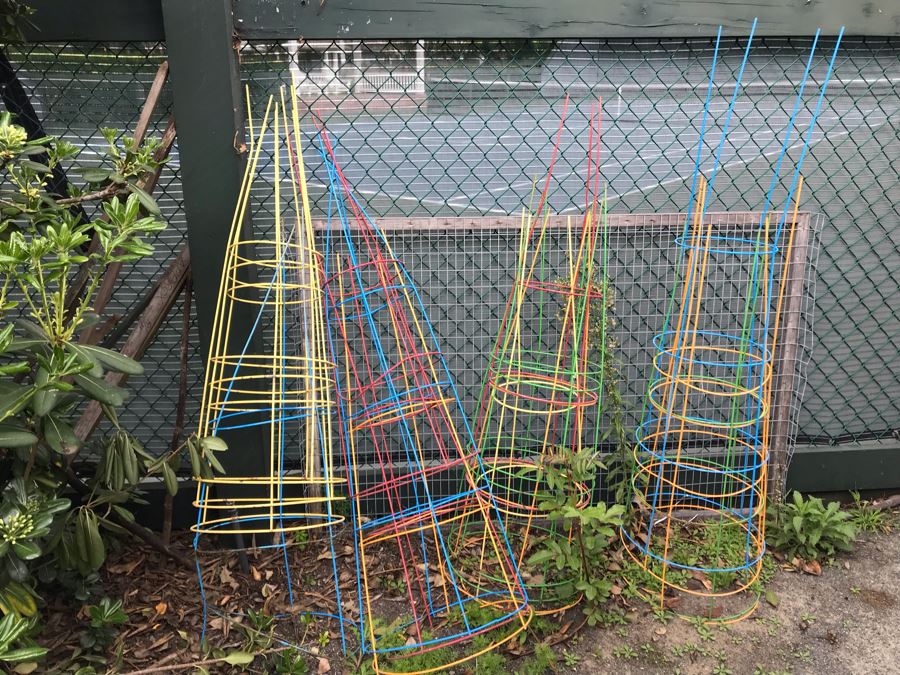 Collection Of Colored Tomato And Plant Support Cages Trellis [Photo 1]