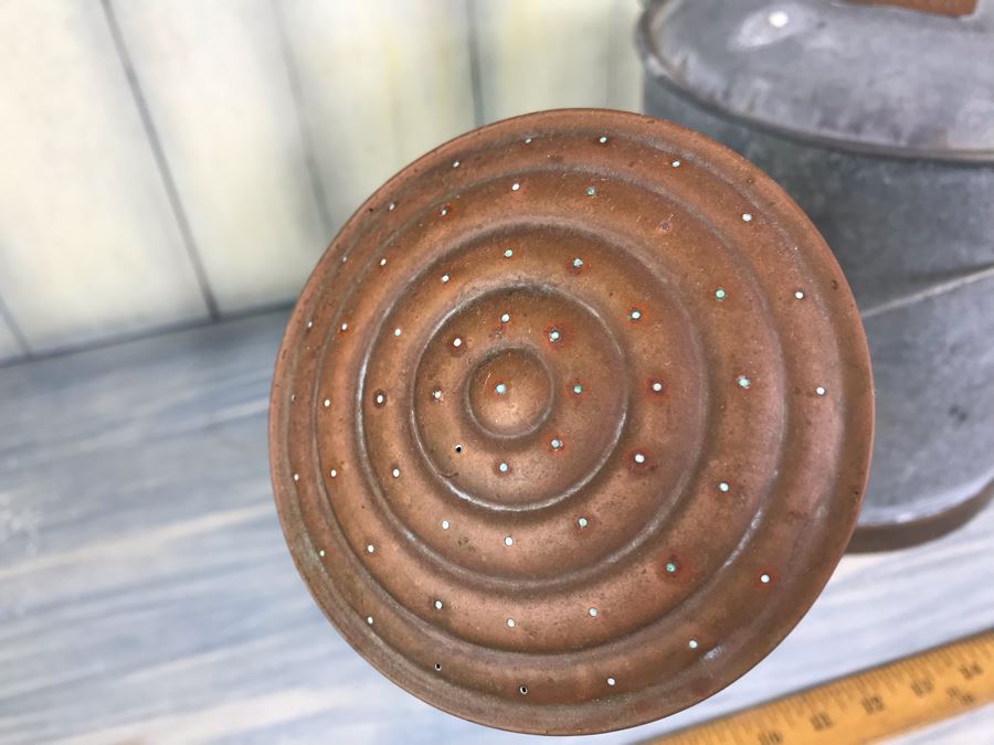 Vintage 1.5 Gallon Galvanized Metal Gardening Water Can [Photo 5]