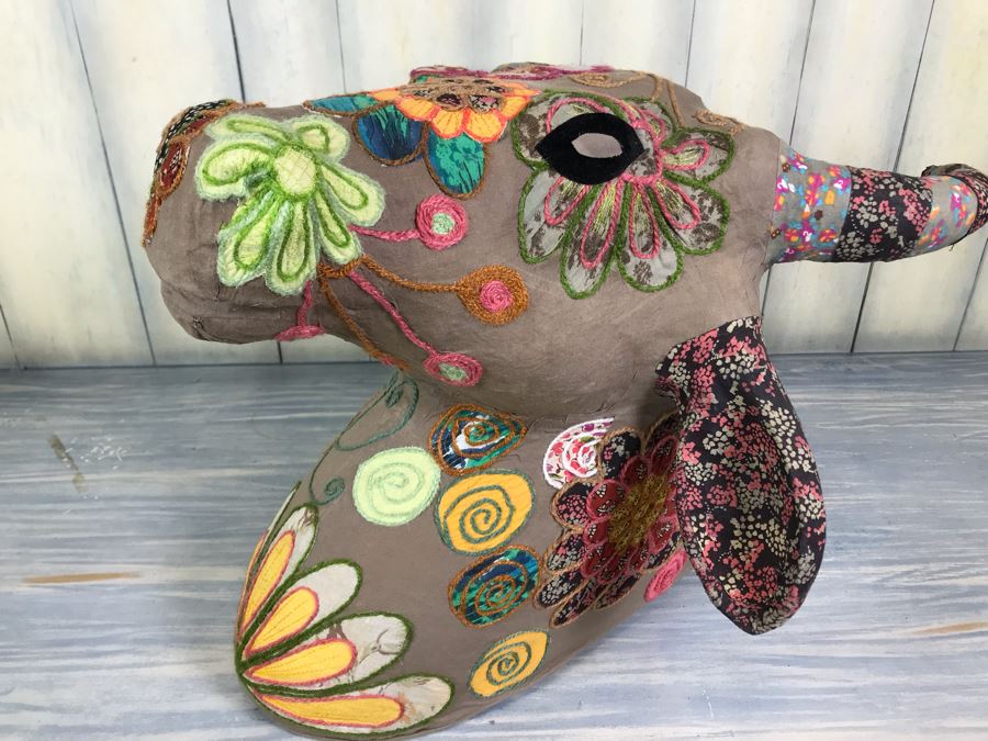 Eclectic Embroidered Quilted Bulls Head Wall Decor 23'H X 15'W [Photo 16]