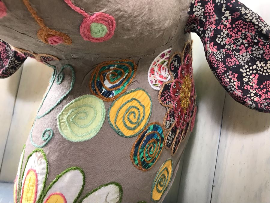 Eclectic Embroidered Quilted Bulls Head Wall Decor 23'H X 15'W [Photo 9]