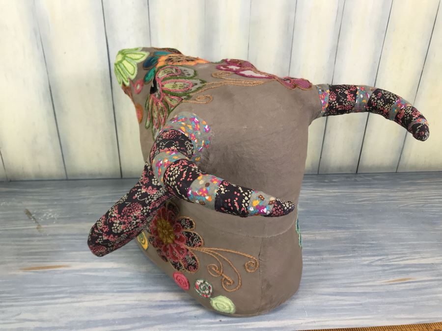 Eclectic Embroidered Quilted Bulls Head Wall Decor 23'H X 15'W [Photo 13]