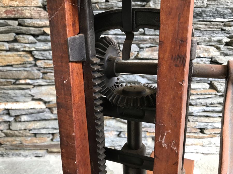 Antique Tool F S Co Adjustable Angle Mechanical Crank Drill Press Wood / Cast Iron Portable [Photo 16]