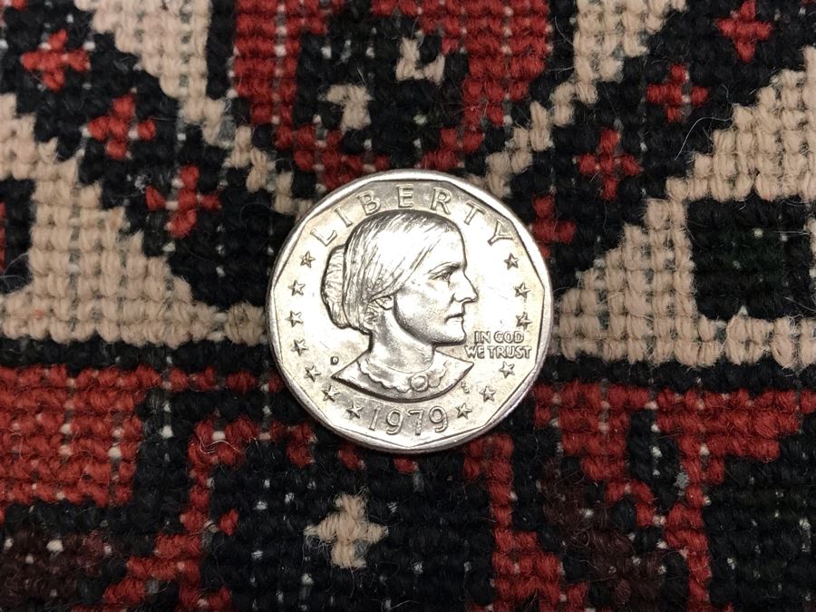 Vintage Hand Knotted Wool Persian Rug 68' X 87' [Photo 12]