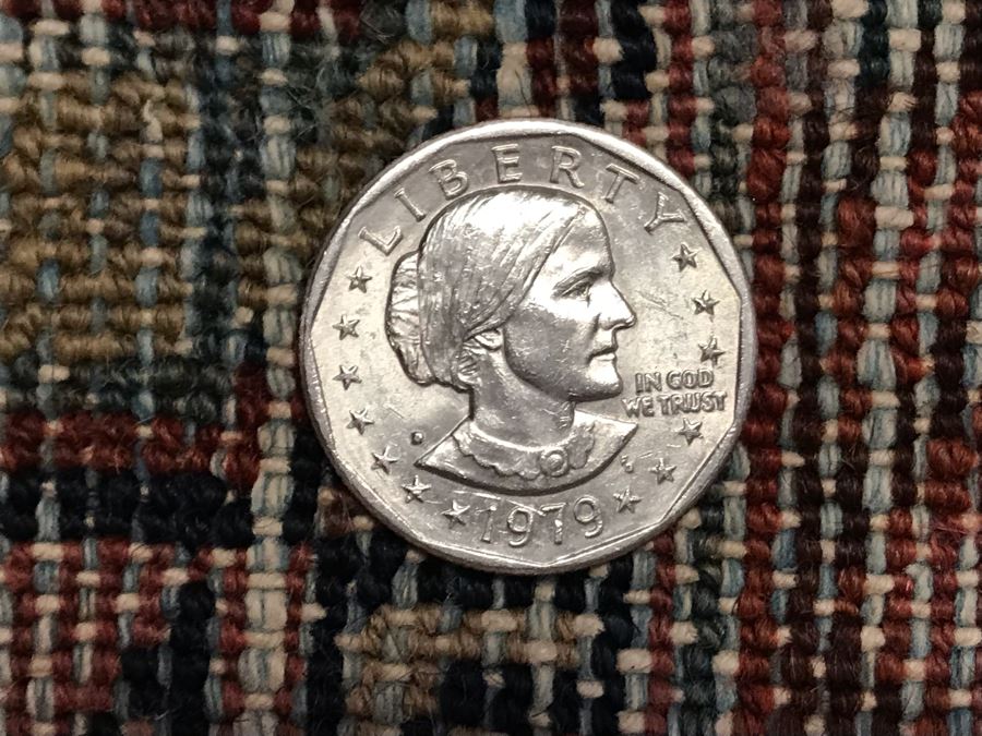 Vintage Hand Knotted Wool Persian Rug 34' X 63' [Photo 10]