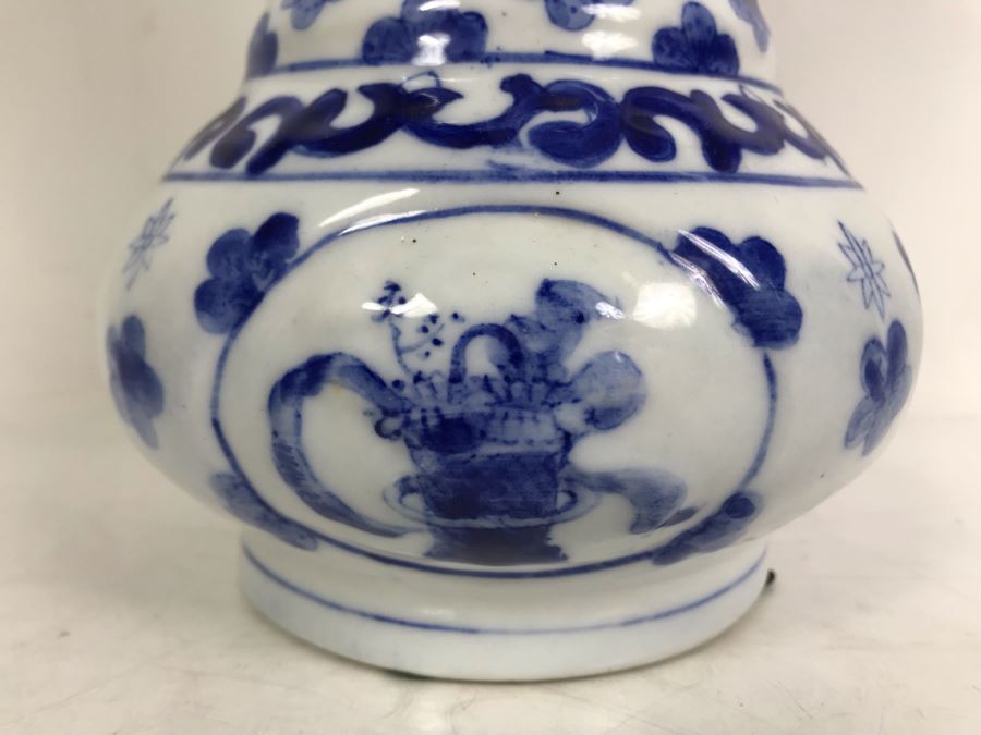 Signed Chinese Blue And White Vase [Photo 10]