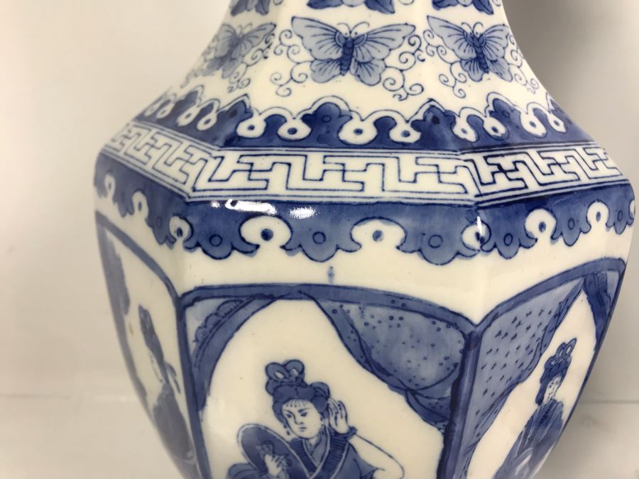 Pair Of Contemporary Chinese Blue And White Vases 14'H [Photo 4]