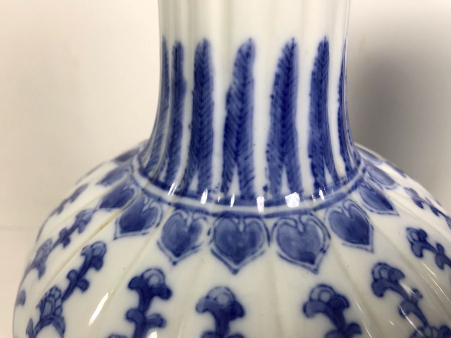 Pair Of Contemporary Chinese Blue And White Vases Dragon Serpent Design [Photo 11]