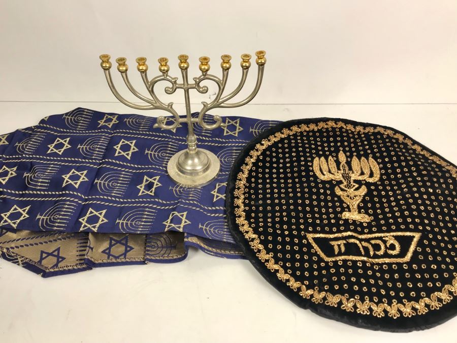 Jewish Menorah, Round Gold Embroidery Cover And Table Runner [Photo 1]