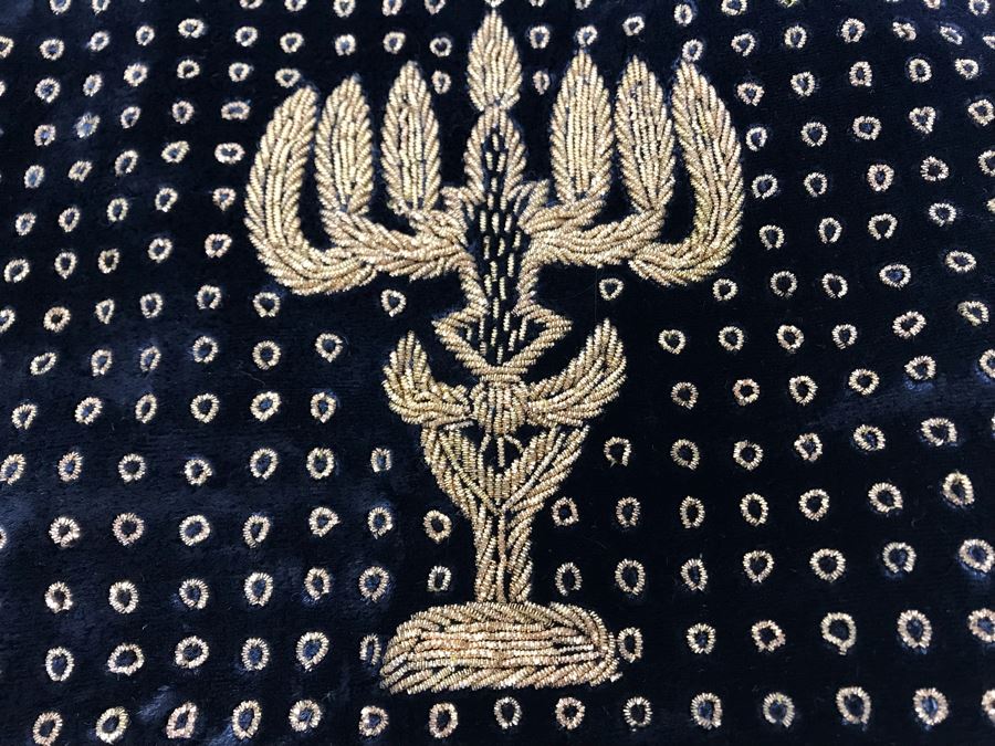 Jewish Menorah, Round Gold Embroidery Cover And Table Runner [Photo 10]
