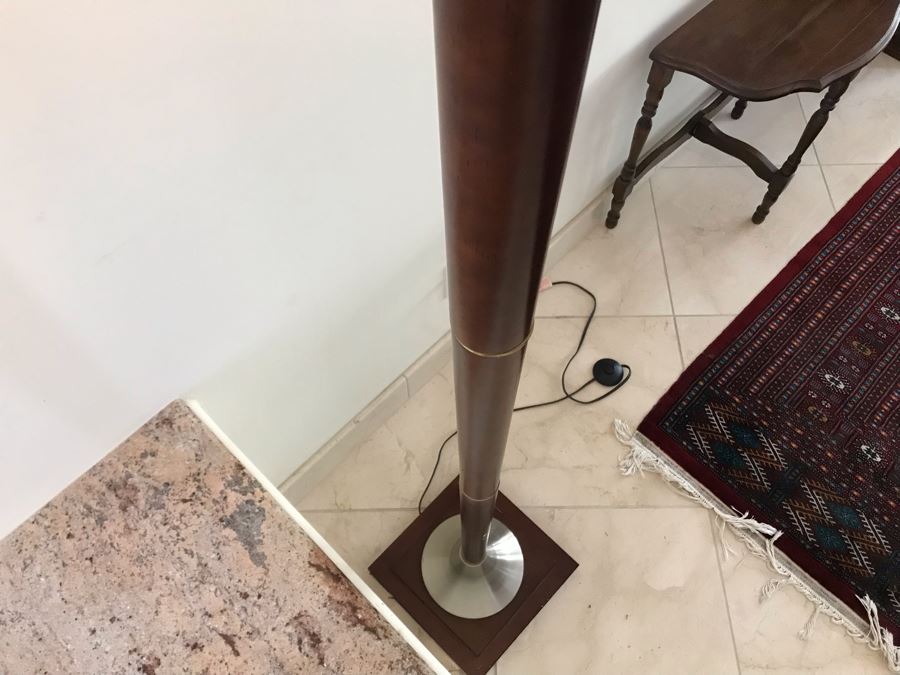 Contemporary Wood And Metal Floor Lamp [Photo 4]