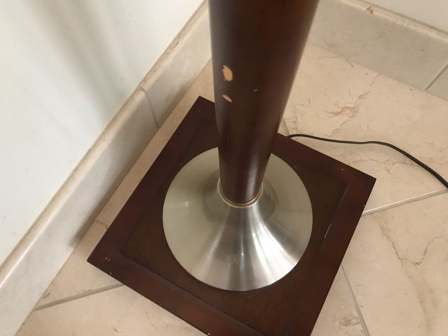 Contemporary Wood And Metal Floor Lamp [Photo 6]