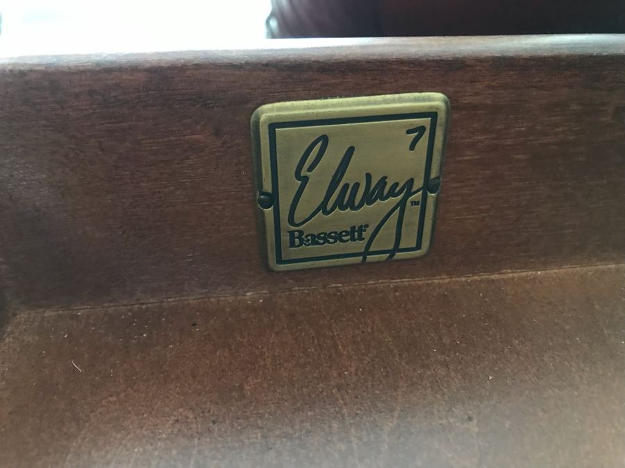 Pair Of Bett Furniture John Elway Collection Wooden End Tables 22 Pair Of Bett Furniture John Elway Collection Wooden End Tables 22 W X 26 D
