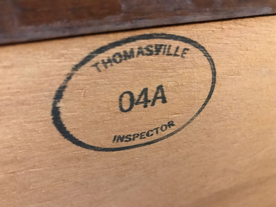 Vintage Thomasville Chinoiserie Wooden Sofa Table Display Cabinet With Up Lighting And Brass Pulls 56.5'W X 16.5'D X 29.5'H [Photo 13]