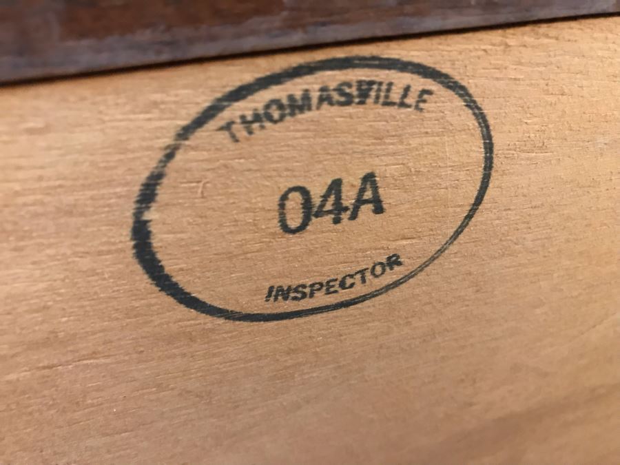 Vintage Thomasville Chinoiserie Wooden Sofa Table Display Cabinet With Up Lighting And Brass Pulls 56.5'W X 16.5'D X 29.5'H [Photo 12]