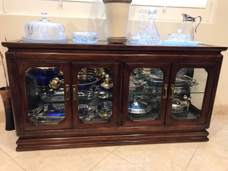 Vintage Thomasville Chinoiserie Wooden Sofa Table Display Cabinet With Up Lighting And Brass Pulls 56.5'W X 16.5'D X 29.5'H [Photo 18]