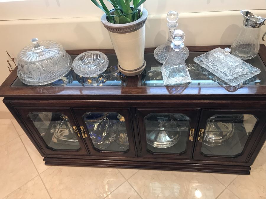 Vintage Thomasville Chinoiserie Wooden Sofa Table Display Cabinet With Up Lighting And Brass Pulls 56.5'W X 16.5'D X 29.5'H [Photo 7]