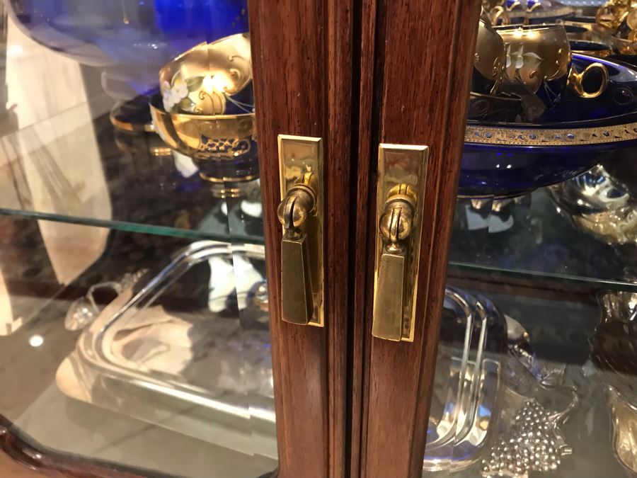 Vintage Thomasville Chinoiserie Wooden Sofa Table Display Cabinet With Up Lighting And Brass Pulls 56.5'W X 16.5'D X 29.5'H [Photo 9]