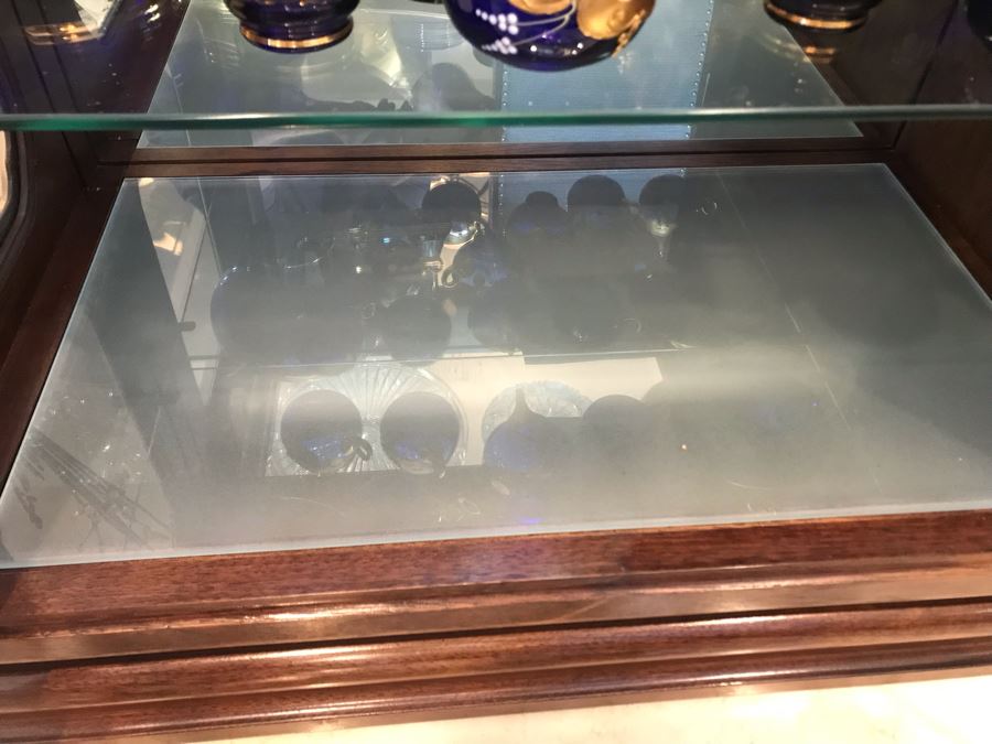 Vintage Thomasville Chinoiserie Wooden Sofa Table Display Cabinet