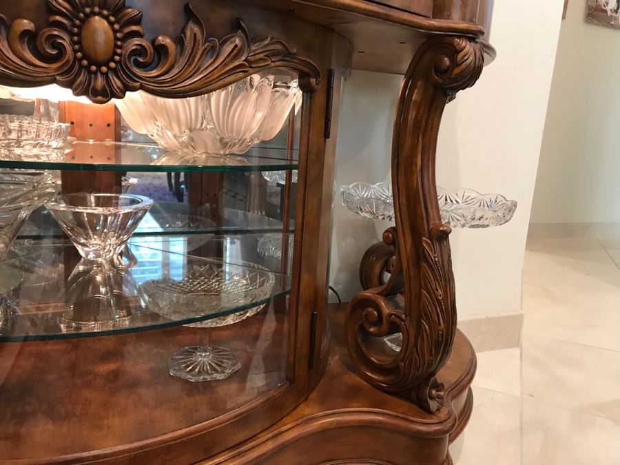 Pulaski Furniture Ornate Sideboard Cabinet Table With Drawers And Lighted Display Cabinet 62'W X 22'D X 38.5'H [Photo 11]