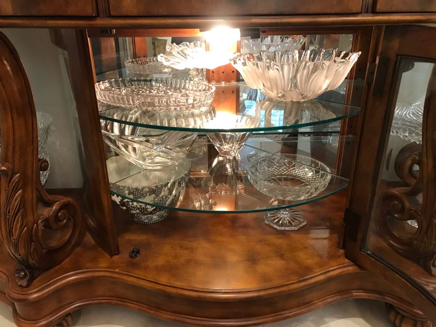 Pulaski Furniture Ornate Sideboard Cabinet Table With Drawers And Lighted Display Cabinet 62'W X 22'D X 38.5'H [Photo 7]