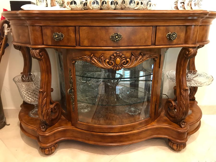 Pulaski Furniture Ornate Sideboard Cabinet Table With Drawers And Lighted Display Cabinet 62'W X 22'D X 38.5'H [Photo 3]