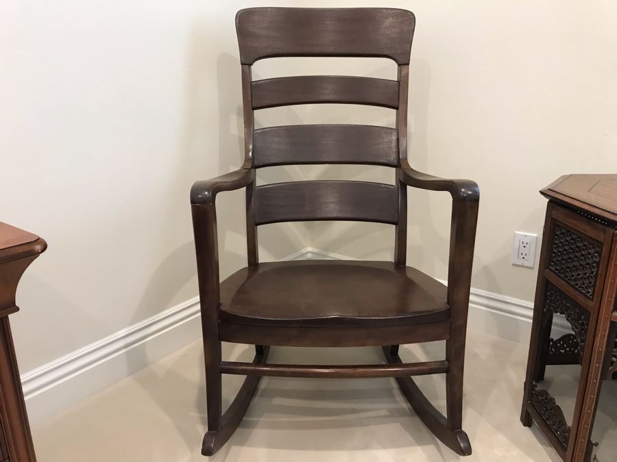 Vintage Wooden Rocking Chair [Photo 3]
