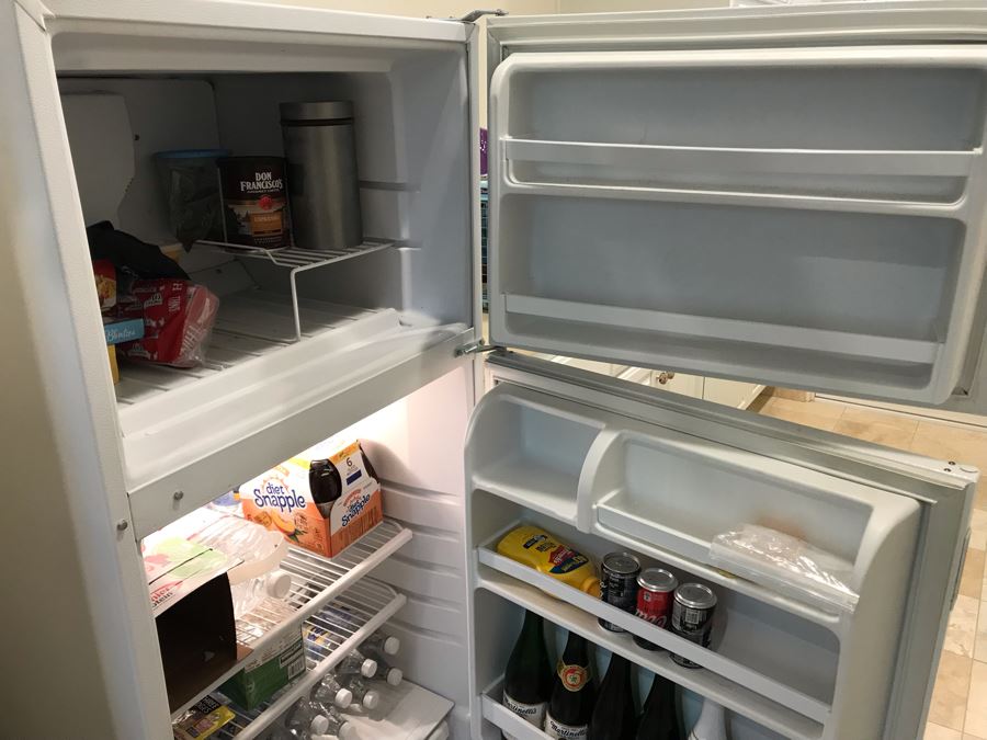 Kirkland Signature By Whirlpool Refrigerator Model ST14CKXKQ01