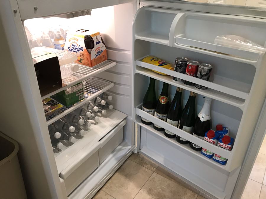 Kirkland Signature By Whirlpool Refrigerator Model ST14CKXKQ01 [Photo 5]