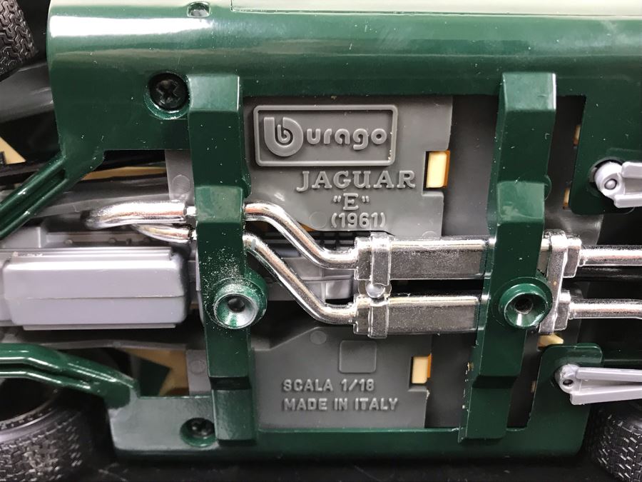 Scala Bburago Jaguar 'E' 1961 Made In Italy 1:18 Scale And Bburago Mercedes Benz 300SL 1954 Model Cars [Photo 10]