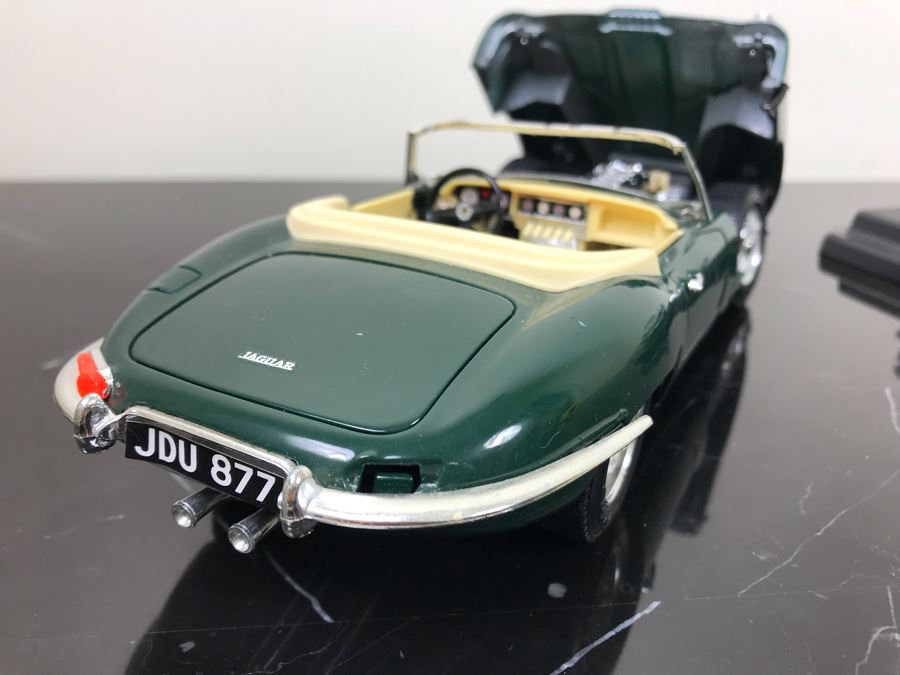Scala Bburago Jaguar 'E' 1961 Made In Italy 1:18 Scale And Bburago Mercedes Benz 300SL 1954 Model Cars [Photo 7]